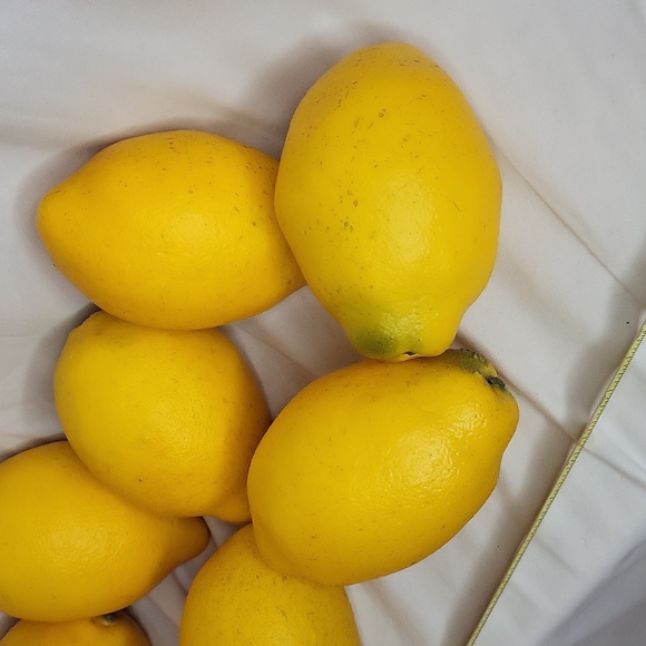 Fake lemons set of 8 summer home decor faux fruit food yellow realistic - Picture 7 of 9